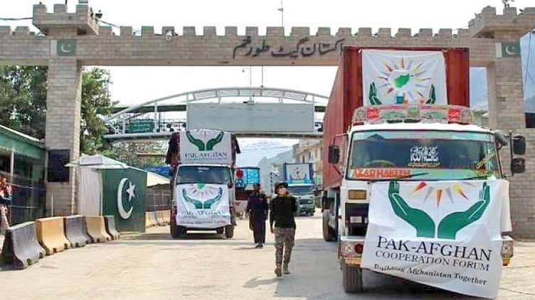 PACF hands over six truckloads of humanitarian aid to Afghan authorities