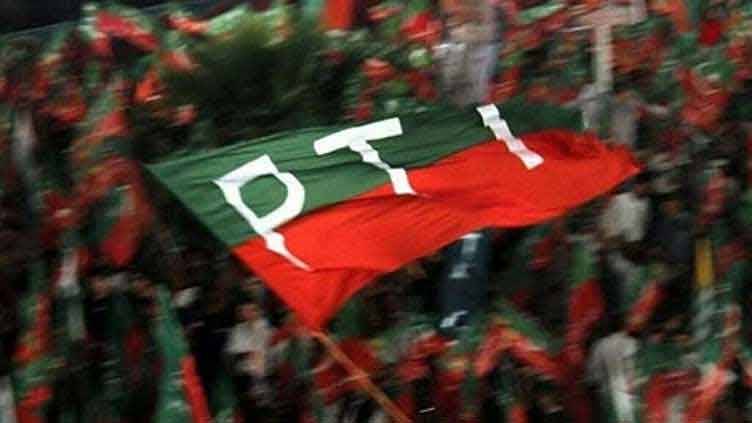 PTI directs workers to remain vigilant over Imran's possible arrest