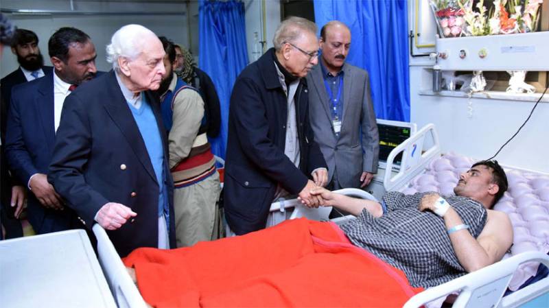 President visits LRH, inquires about health of Peshawar Police Lines blast victims

 MIGMG News