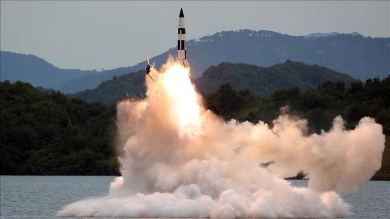 شمالی کوریا نے بحیرہ جاپان کی طرف بیلسٹک میزائل داغا