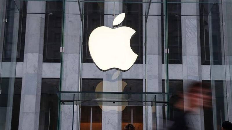 Apple's total sales decline for second consecutive quarter