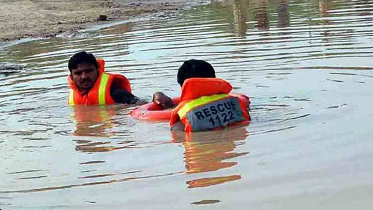 Girl drowns as boat capsizes in Indus river