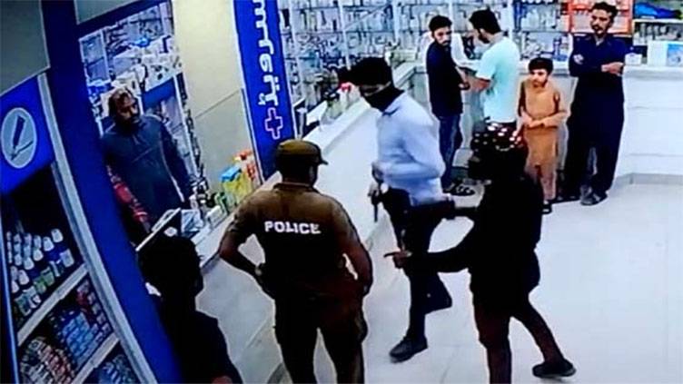 Robbers deprive policeman, customers of cash at Kasur medical store