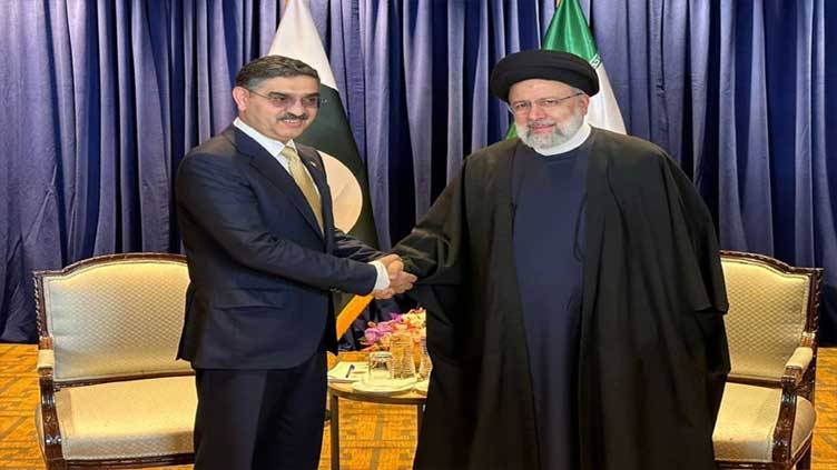 PM reaffirms Pakistan's commitment to further strengthen ties with Iran