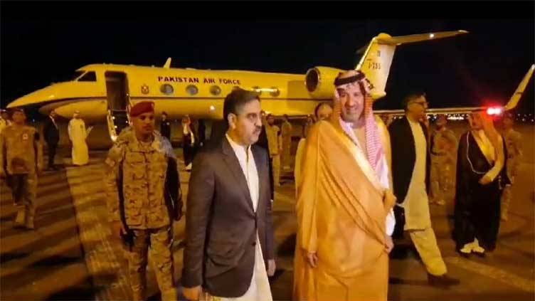 PM Kakar reaches Saudi Arabia for Umrah