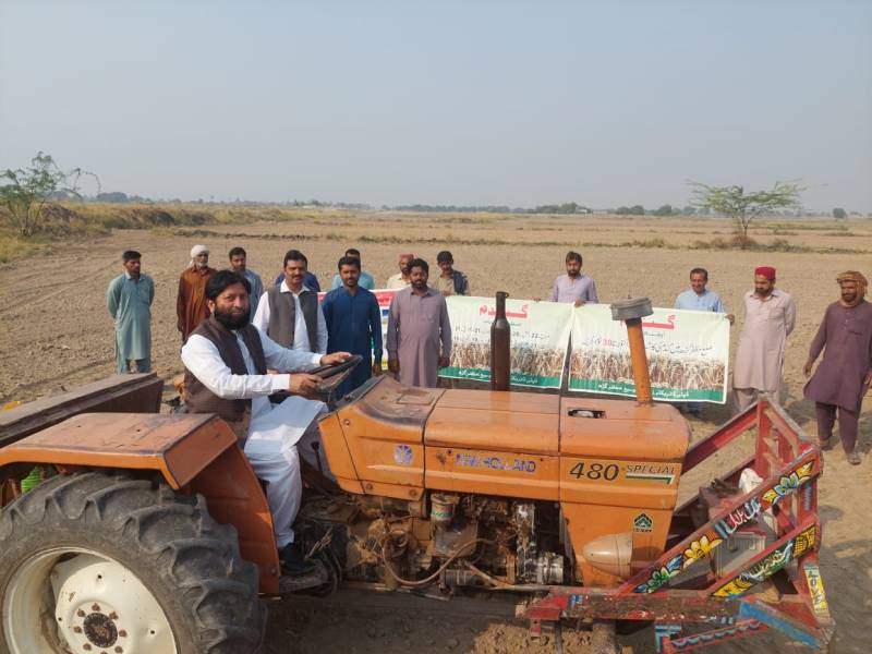 DD Agriculure inaugurates wheat sowing inaugurated in Muzaffargarh