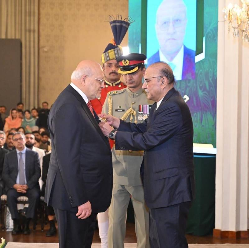 President Zardari confers civil awards on 69 personalities