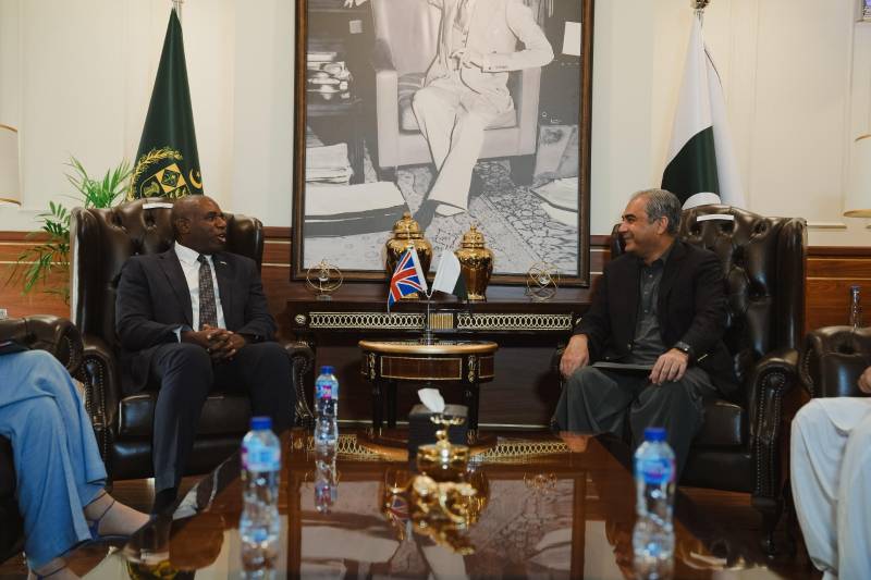 UK Foreign Secretary visits Pakistan, urges lasting peace amid Pak-India ceasefire
