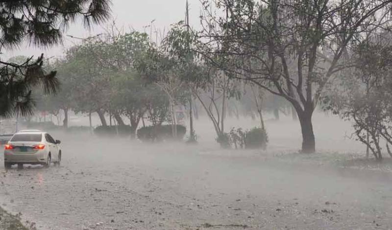 Fierce windstorm batters Khyber Pakhtunkhwa, leaves 3 dead, 14 injured