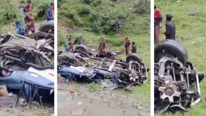 Five killed, girl injured as tourist vehicle crashes in Neelum Valley