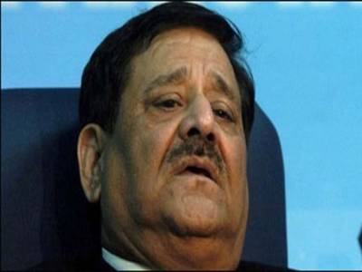 Advised Musharraf to defend, says Qayyum