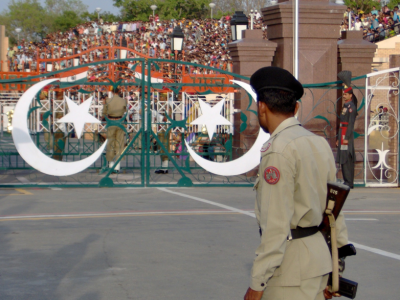 Pakistani Rangers refuse to accept sweets from BSF on Eid