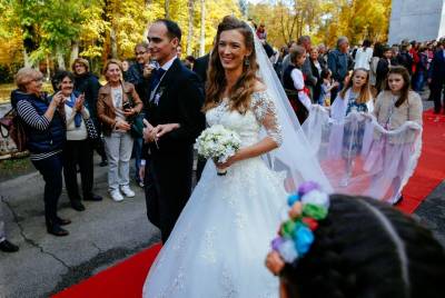 Faded royals hold rare Serbian wedding