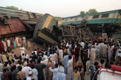 Train collision leaves several bogies derailed near Hyderabad
