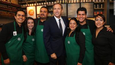 Starbucks plans to employ over 2500 refugees in Europe 