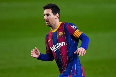 PSG confirms talks with Lionel Messi despite reports Barcelona icon close to extending Catalan stay