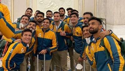 Pakistan team reaches Birmingham for series against England