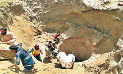Two labourers die of inhaling poisonous gas in well