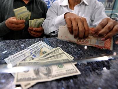 Rupee continues to drop against US dollar in interbank market