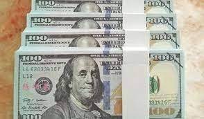 US dollar thumps Pakistani rupee to hit Rs215 mark