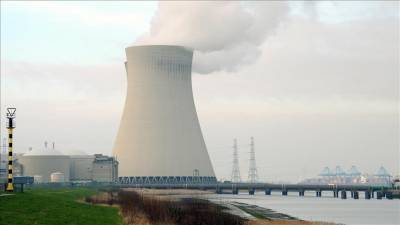 China approves two more nuclear plants