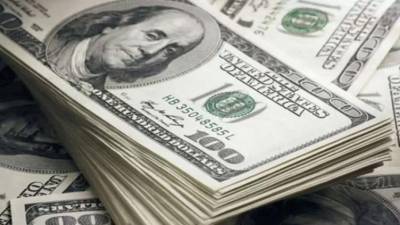 US dollar continues to gain ground against rupee