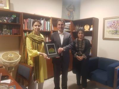 DG Khana Farhang Iran Jafar Runas visits LUMS University 
