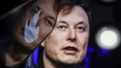 Elon Musk intends to complete Twitter takeover deal