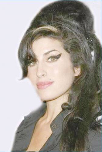 Amy Winehouse back in hospital