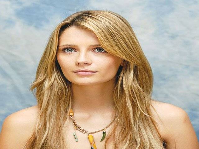 Mischa Barton hopes to save career with blonde hair