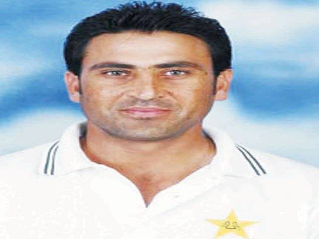 Dropping Younus, Yousuf makes PCB lick the dust