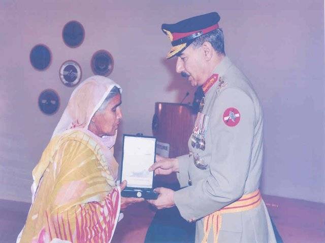 Army officers, soldiers awarded for gallantry