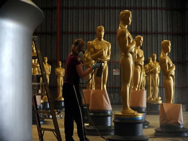 Oscar bosses want 'surprise best picture list