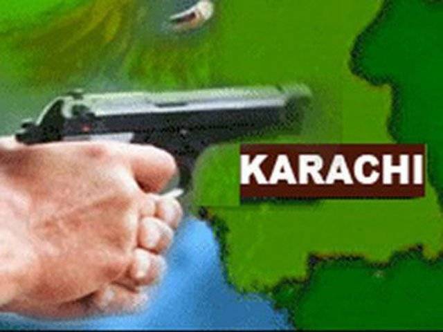 Gang wars shut Karachi