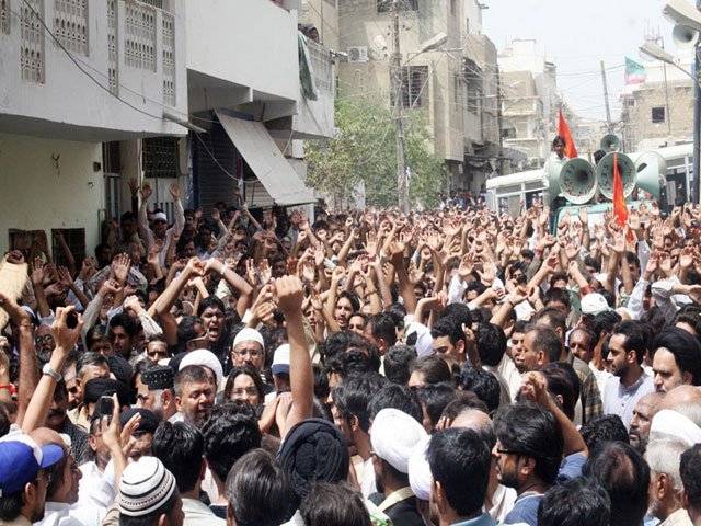 Turf wars shatter Karachi peace