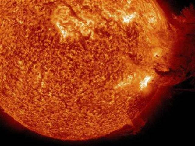 Solar storms to hit Earth, power companies prepare