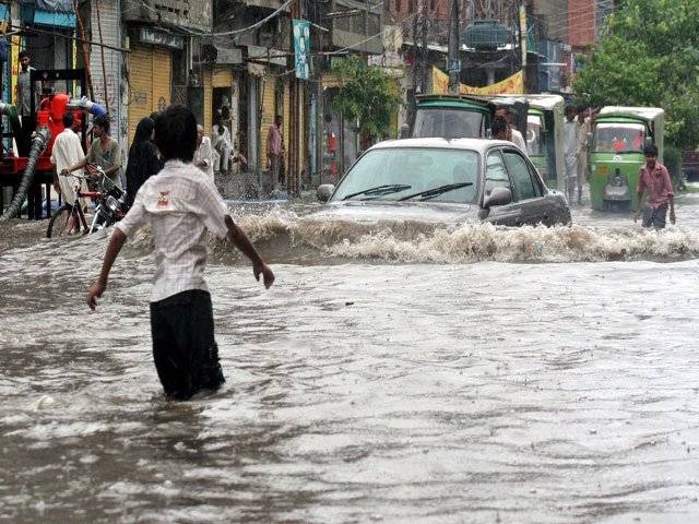 Torrential rain brings 'Ravi in City