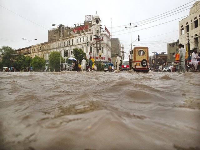 Heavy downpour drowns City