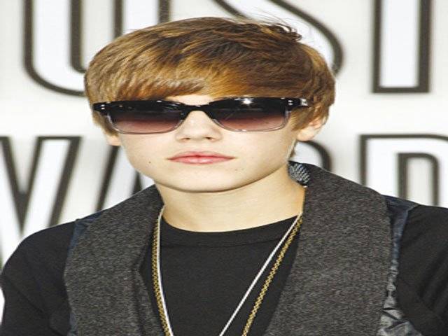 Biebers 'lookalike creates Twitter storm