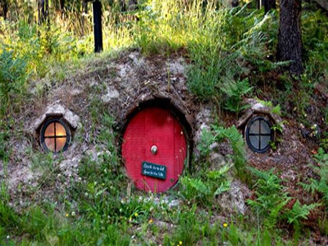 Stay in hobbit house