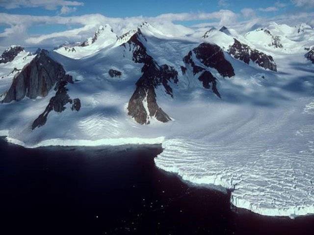Antarctic lake may reveal Earths secrets