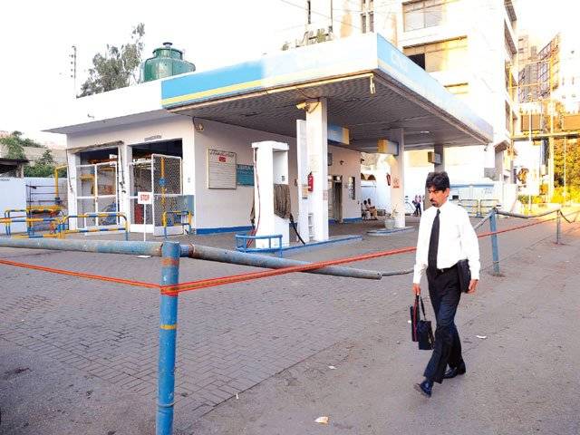 CNG stations closure deserts Karachi roads