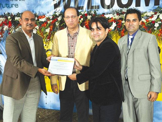 PTCL top agent award