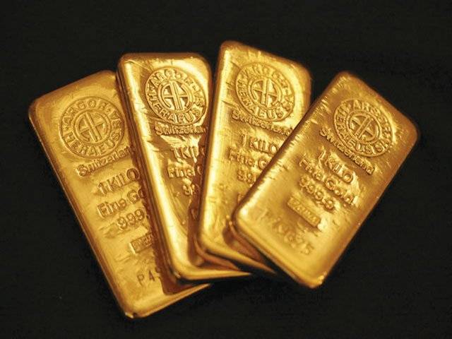Gold slips by Rs 200 per tola