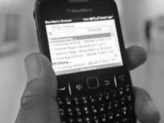 Perils to cut BlackBerry service