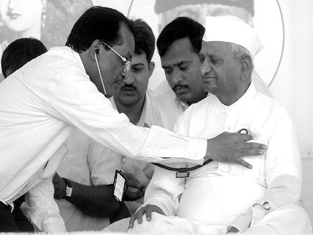 Anna Hazare starts new hunger strike