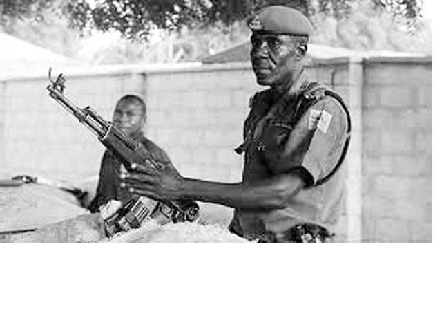 Nigeria police hit in attack