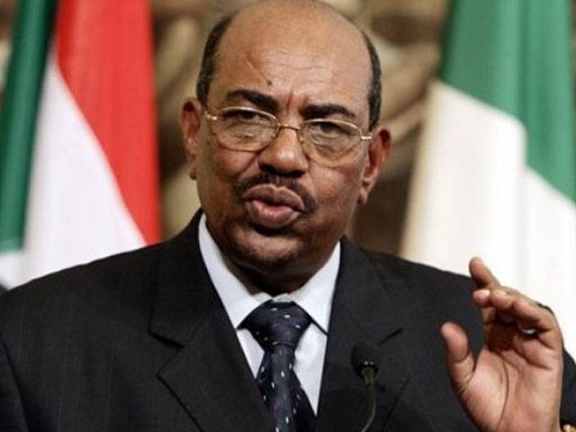 Sudan's Bashir slams Gaddafi in Libya trip
