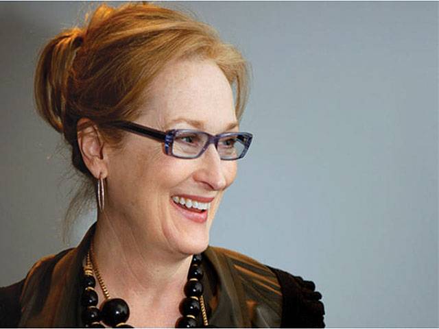 Streep donates $10,000 to R.I. school