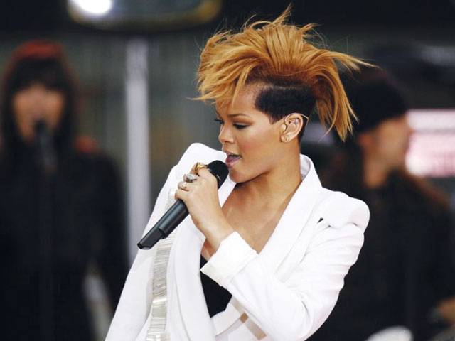 Rihanna calls Brown music reunion ‘innocent’ 